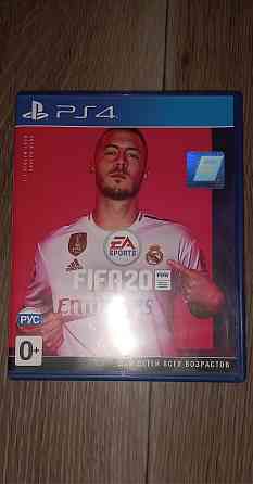 Продам FIFA 20 на PS4 