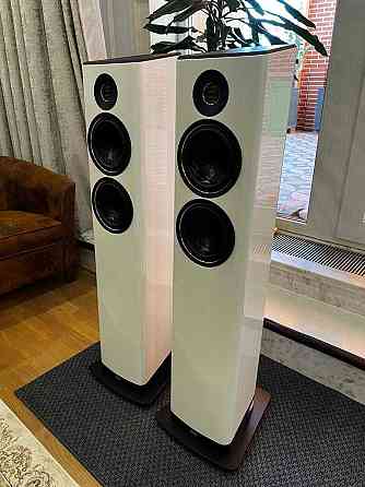 ELAC VELA FS 408 акустические системы в состоянии новых Алматы