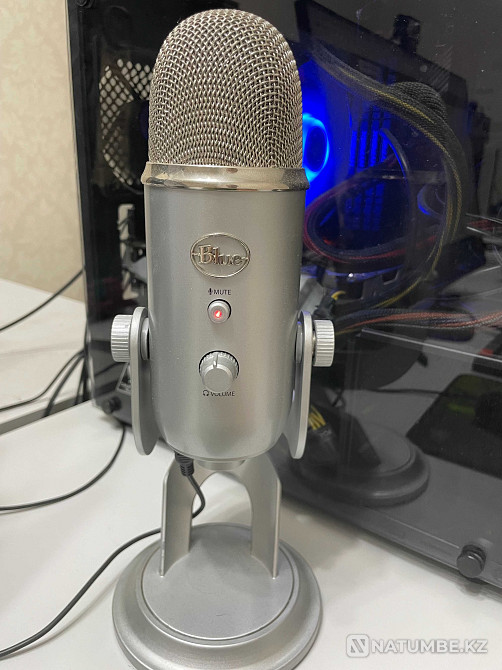 Микрофон Blue Yeti серебристый Алматы - изображение 1