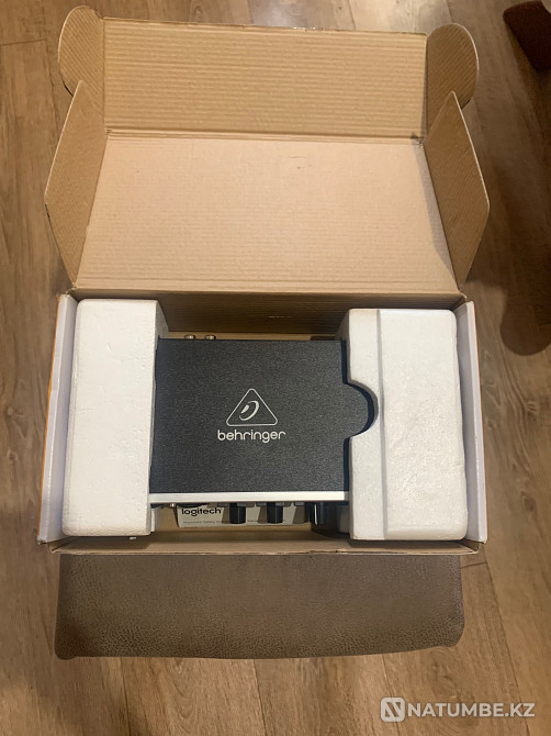 Аудио карта Behringer umc204hd и микрофон Behringer B-2 Pro Алматы - изображение 2