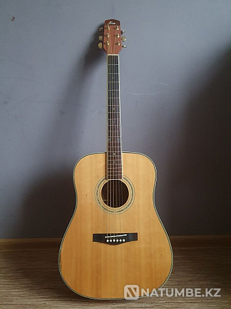 Продам акустическую гитару из массива Алматы - изображение 1