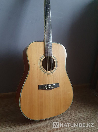 Продам акустическую гитару из массива Алматы - изображение 2