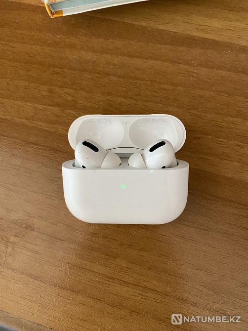 Наушники AirPods Pro оригинальные в неплохом состоянии Алматы - изображение 3