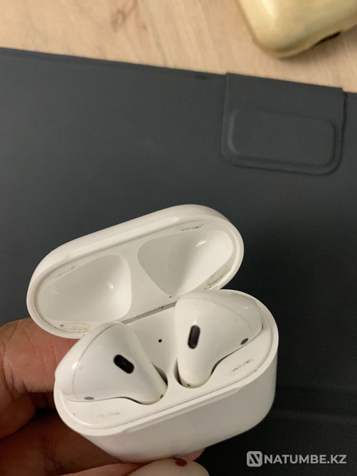 AirPods 1 оригинал Алматы - изображение 1