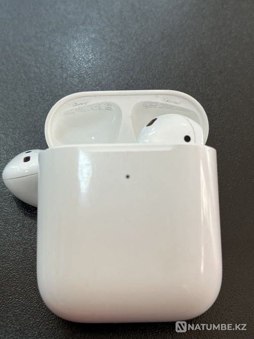Airpods 2 (айрподс) Оригинал в хорошем состоянии Алматы - изображение 1