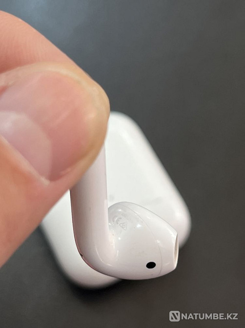 Airpods 2 (айрподс) Оригинал в хорошем состоянии Алматы - изображение 2