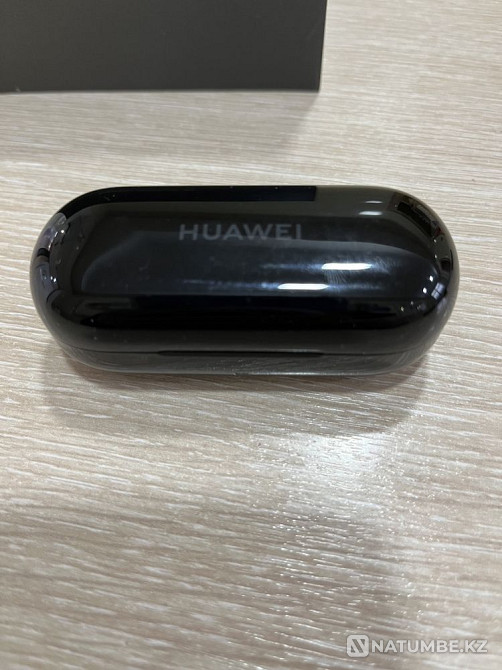 Selling Huawei wireless headphones Almaty - photo 3