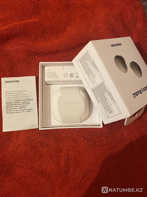 Samsung buds 2 color green white Almaty - photo 2