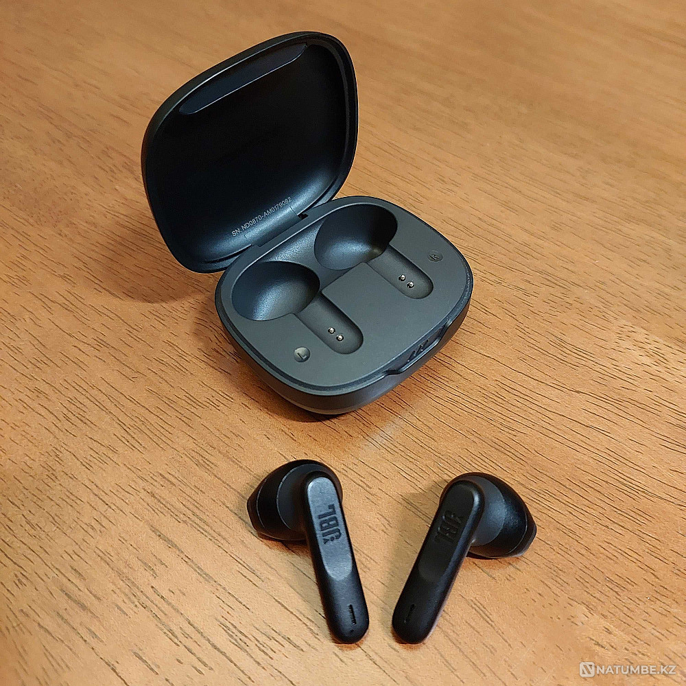 JBL Wave 300TWS. Беспроводные наушники. Хорошее состояние. Б/у Алматы - изображение 1