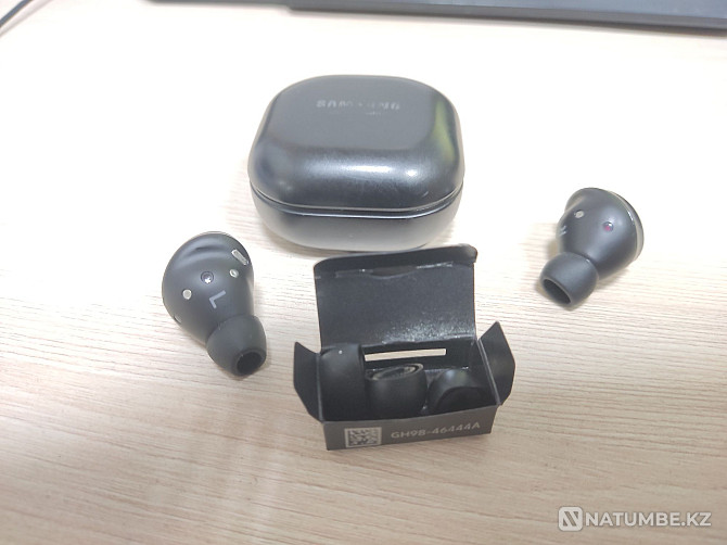 Selling Galaxy Buds Pro headphones Almaty - photo 4