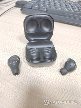 Selling Galaxy Buds Pro headphones Almaty - photo 6