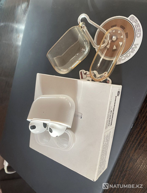 Наушники оригинал айраподс 3; origina Apple l airpods 3. идеальное бу Алматы - изображение 1