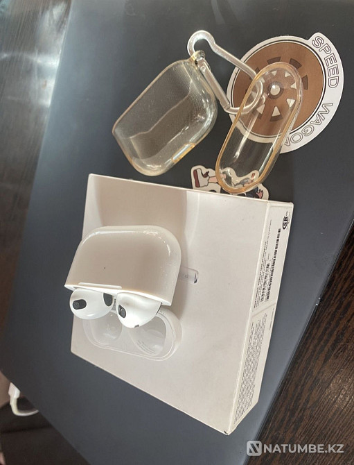 Наушники оригинал айраподс 3; origina Apple l airpods 3. идеальное бу Алматы - изображение 5
