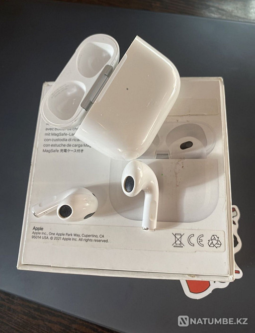 Наушники оригинал айраподс 3; origina Apple l airpods 3. идеальное бу Алматы - изображение 3