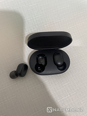 Mi true wireless earbuds case and left earphone Almaty - photo 2