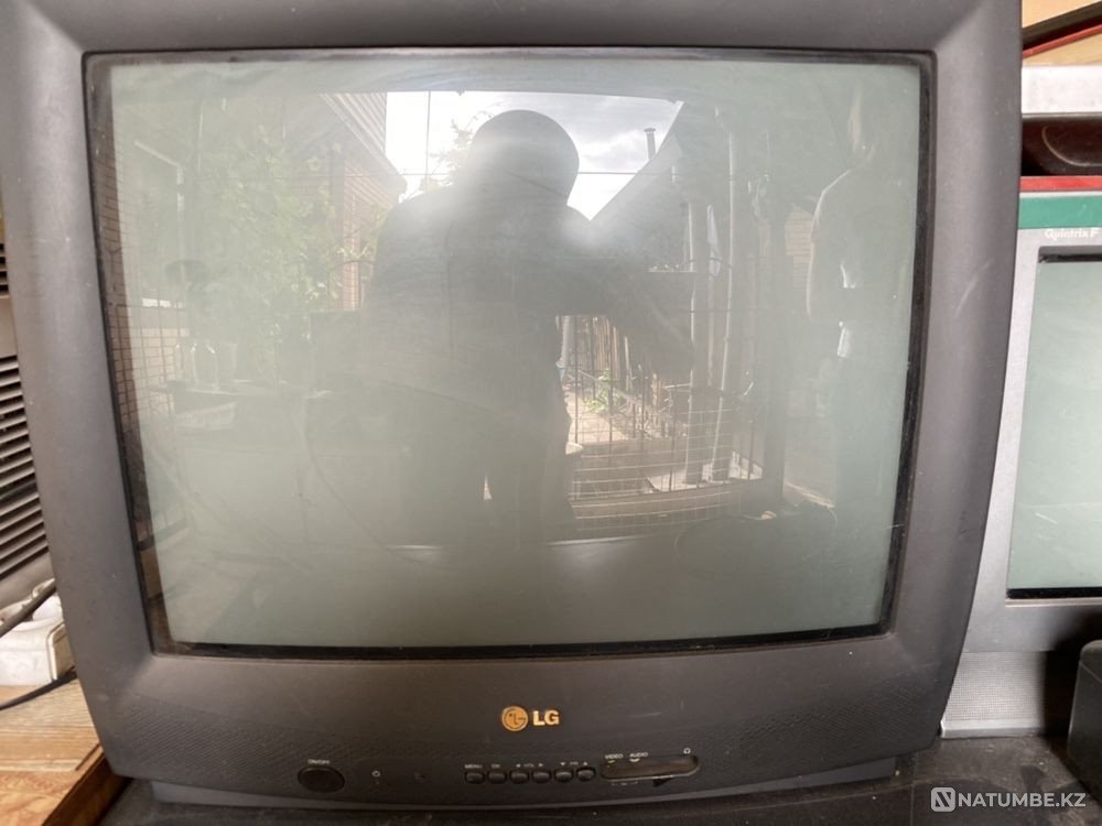 Телевизор LG CF-21F89 21" (54см) Атырауская область - изображение 1