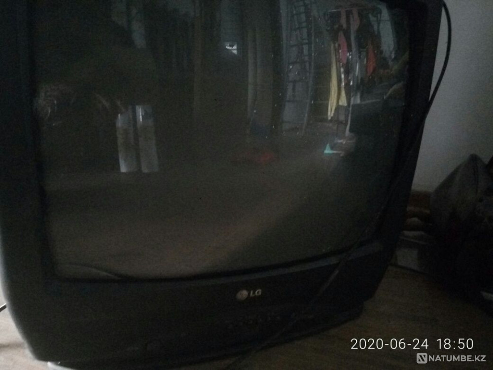 Телевизор цветной Есиль - изображение 1