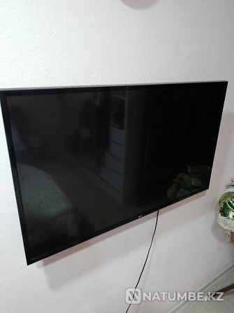 Selling lg 4k tv; screen diagonal 104cm Yesil' - photo 1