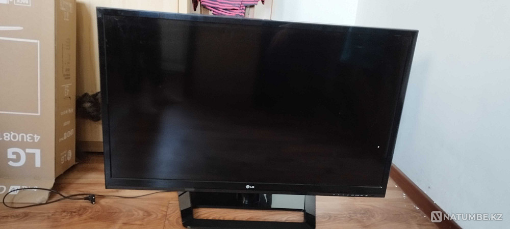 selling used LED TV Stepnyak - photo 1