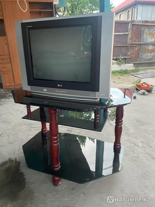 Продам телевизор и подставку Темир - изображение 1