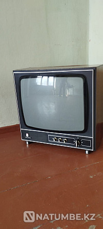 Rare tube TV " Record.