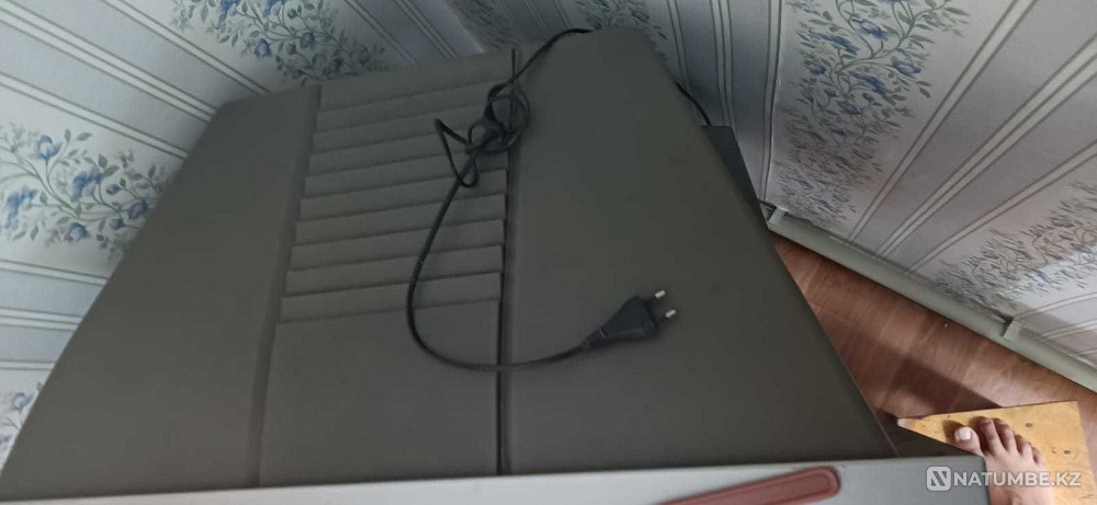 Продам Б/у телевизор Sony Trinitron в рабочем состоянии c тумбой Эмба - изображение 3