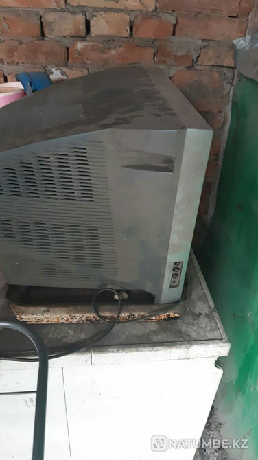 TV set working  - photo 1