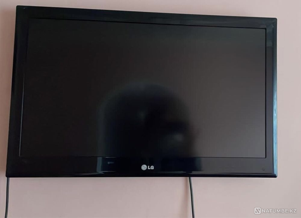 Телевизор LG идеальное состояние  - изображение 1