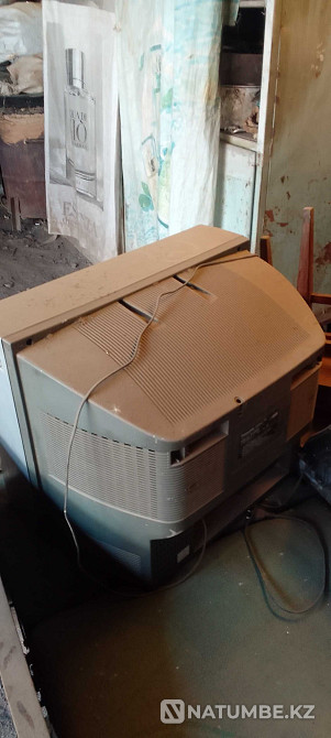 Selling Panasonic TV with remote control in excellent condition Atyrau - photo 3