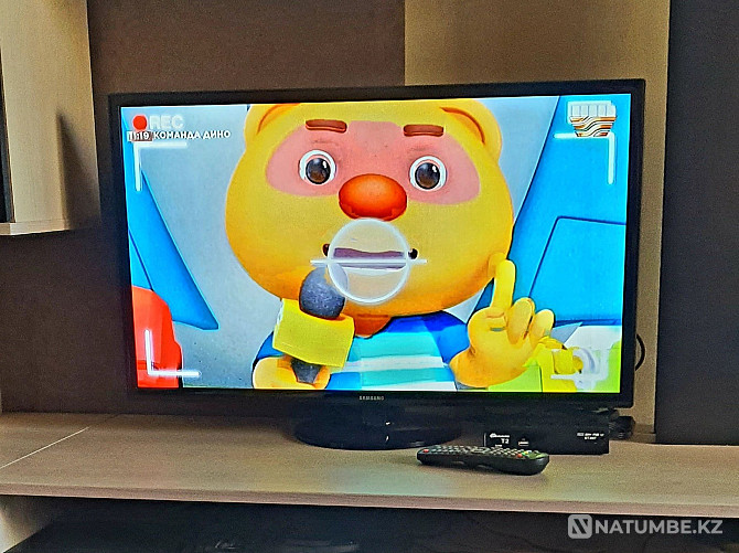 Телевизор 2016года оригинал Samsung 80cm DVB-T2 DVB-C 22канала Отау ТВ Кульсары - изображение 1