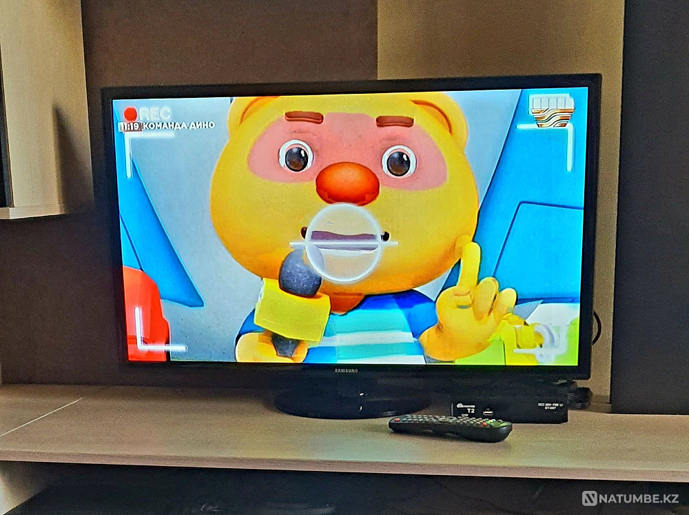 Телевизор 2016года оригинал Samsung 80cm DVB-T2 DVB-C 22канала Отау ТВ Кульсары - изображение 1