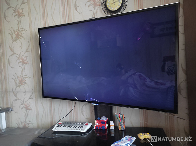 Samsung TV 165 cm for spare parts  - photo 2