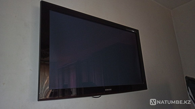 Телевизор Samsung с кронштейном и пультом в идеальном состоянии Риддер - изображение 7