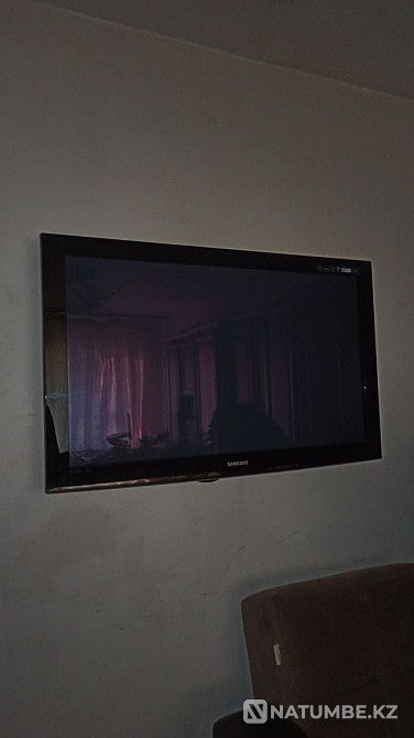 Телевизор Samsung с кронштейном и пультом в идеальном состоянии Риддер - изображение 8