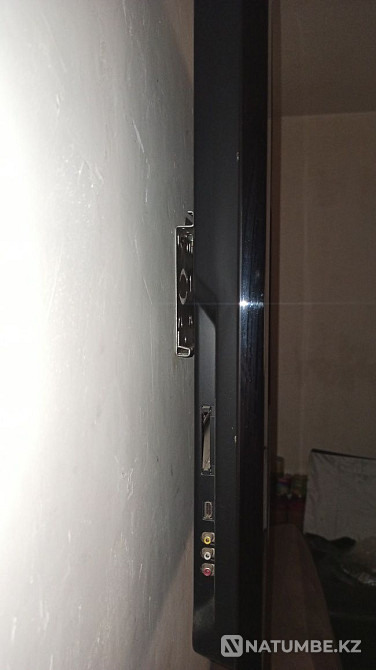 Телевизор Samsung с кронштейном и пультом в идеальном состоянии Риддер - изображение 4