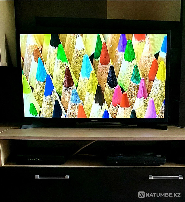 Телевизор 2019г Samsung Smart Wifi YouTube Netflix MegoGo ivi Kinopois Усть-Каменогорск - изображение 1