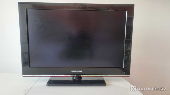 Selling a used SAMSUNG TV Shar - photo 1