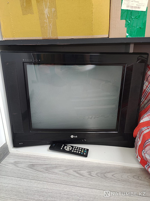 Selling LG TV Shar - photo 1