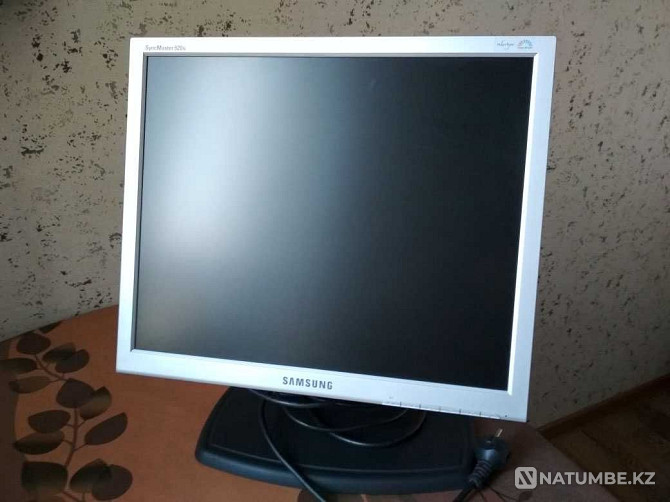 Samsung 920vn work monitor on a stand. Zhangatas - photo 2