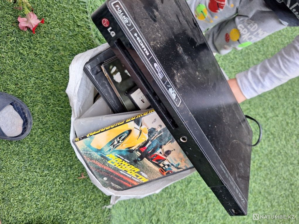 Selling DVD player and discs Almaty - photo 4