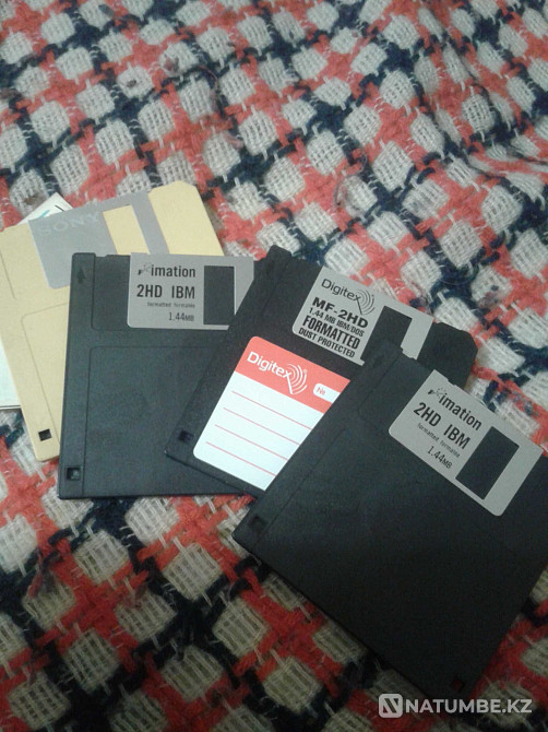 Hyundai DVD player; .cassettes and discs Almaty - photo 4