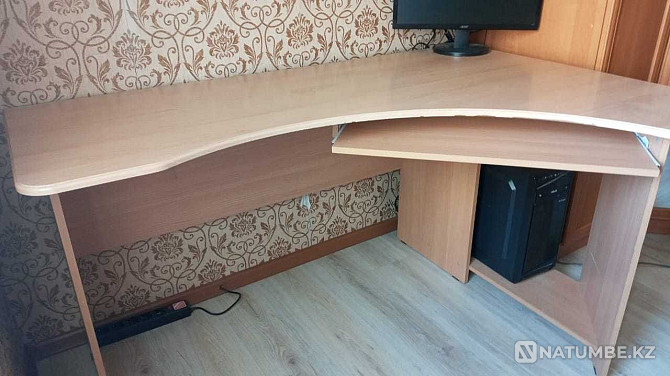 Продам компьютерный стол Алматы - изображение 1
