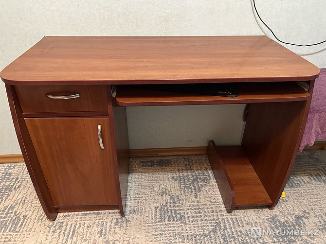 Urgently selling table Almaty - photo 2