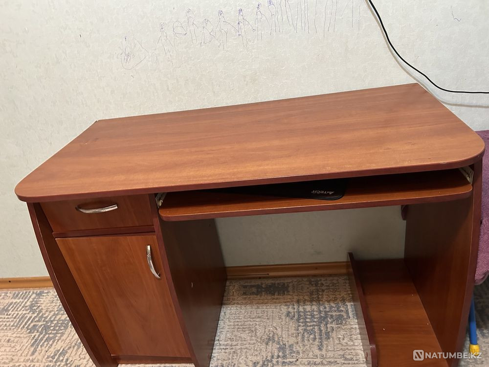 Тез арада үстел сатылады  Алматы - изображение 1