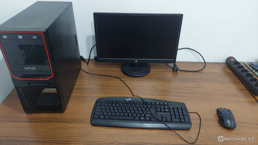 Selling a computer in excellent condition monitor 19