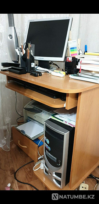 Компьютер вместе со столик; можно все по отдельности Алматы - изображение 1
