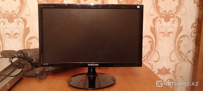 Selling Samsung 18.5 inch monitor. Not working, no board inside! Almaty - photo 1