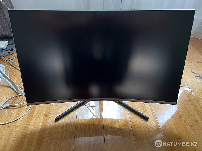 Изогнутый игровой монитор Samsung LU32R590CWIXCI 32 дюйма; 4K Алматы - изображение 1