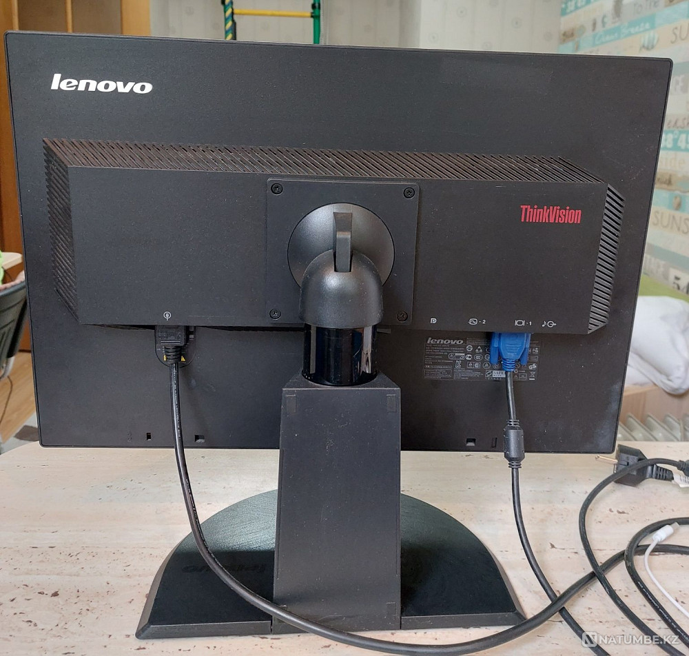 Монитор Lenovo ThinkVision 22 дюйма с поворотом экрана Алматы - изображение 3