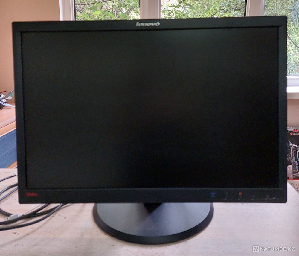 Монитор Lenovo ThinkVision 22 дюйма с поворотом экрана Алматы - изображение 2